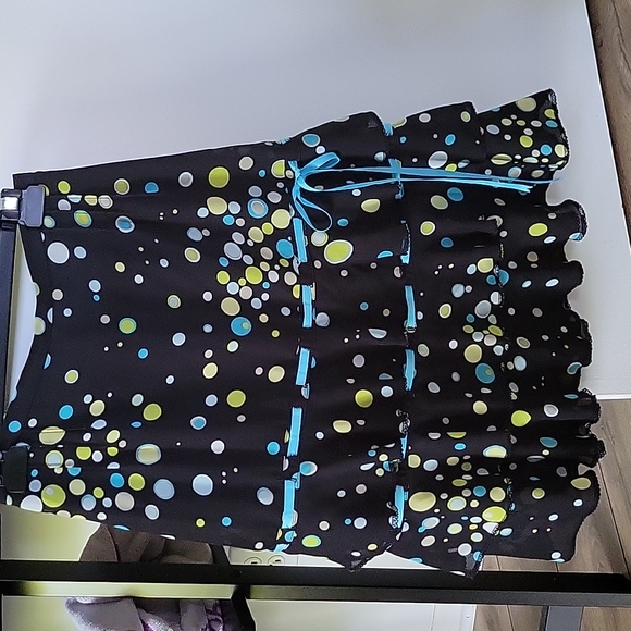 Flirty, tiered mid length Frank lyman skirt - Picture 4 of 4